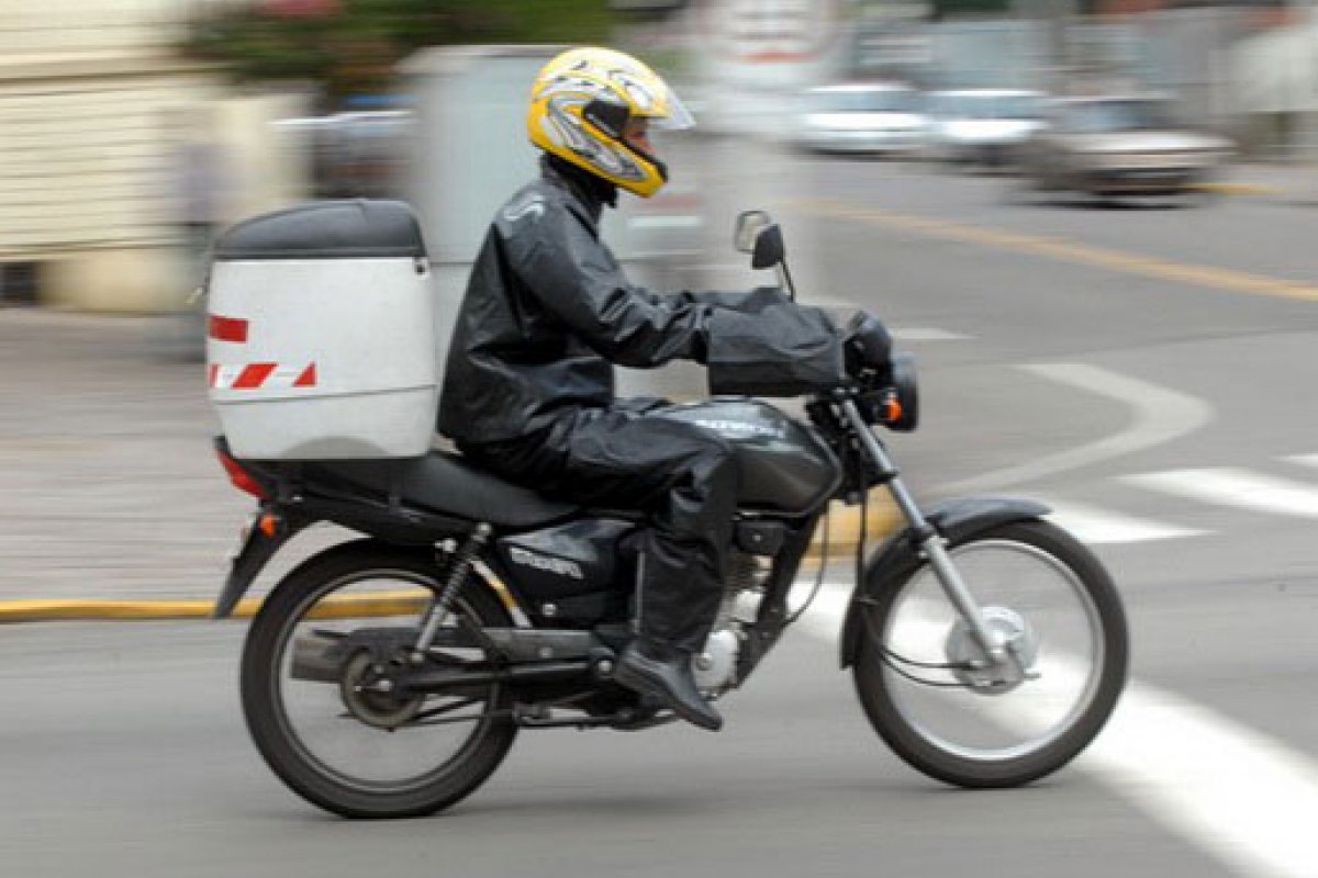 Motoboy é baleado no bairro de Águas Claras em Salvador