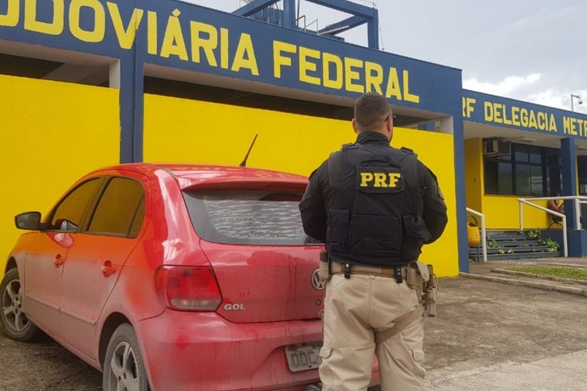 Mulher descobre que companheiro usava nome falso e estava foragido há 12 anos 