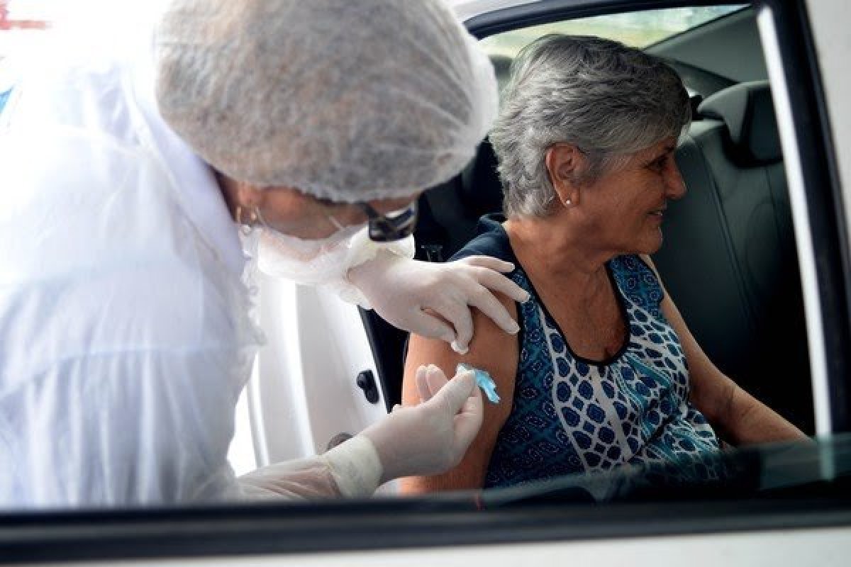 Empresa italiana prepara vacina específica contra variante de Manaus da Covid-19