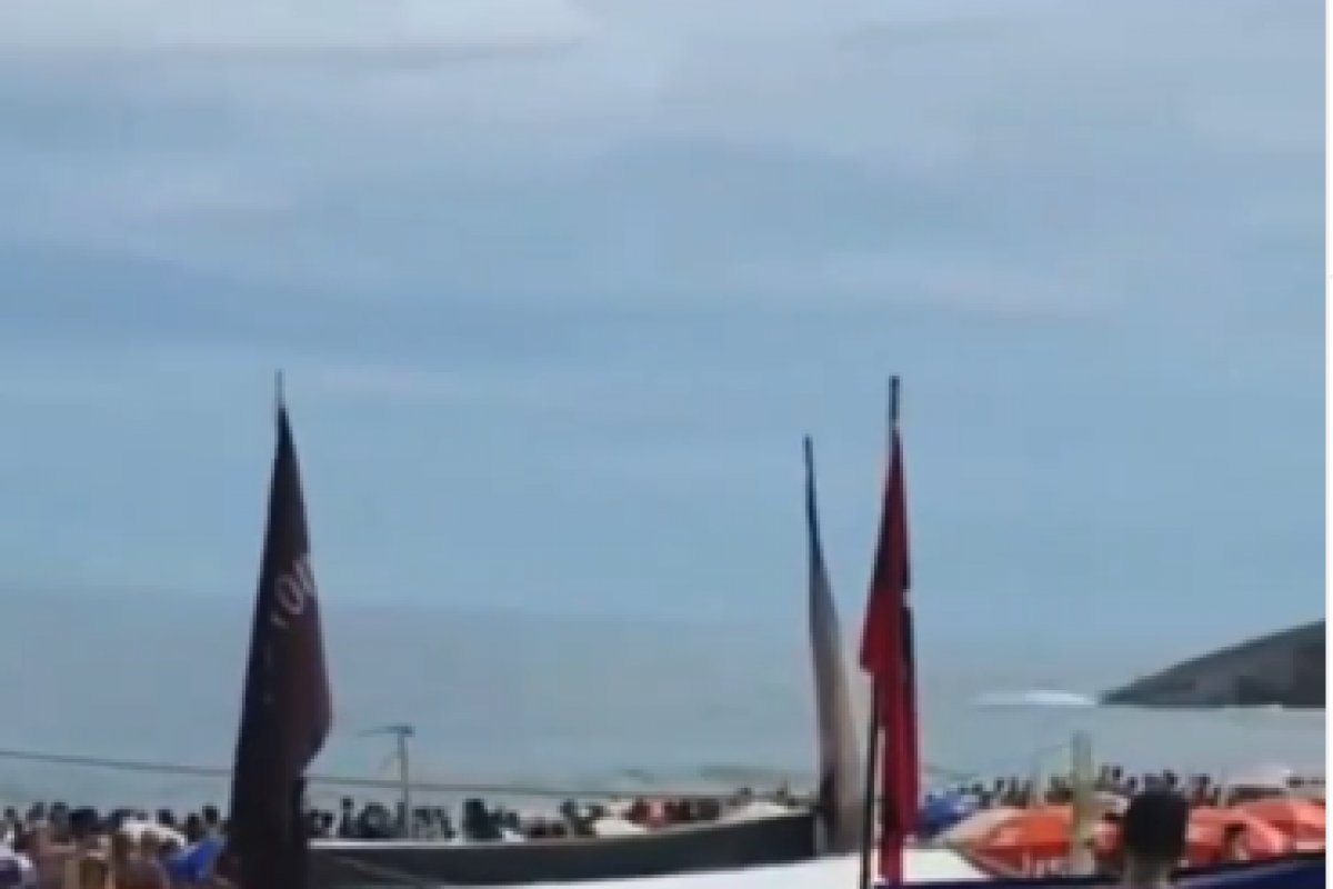 Vídeo: Aglomeração registrada em praia no Rio de Janeiro durante o Carnaval 