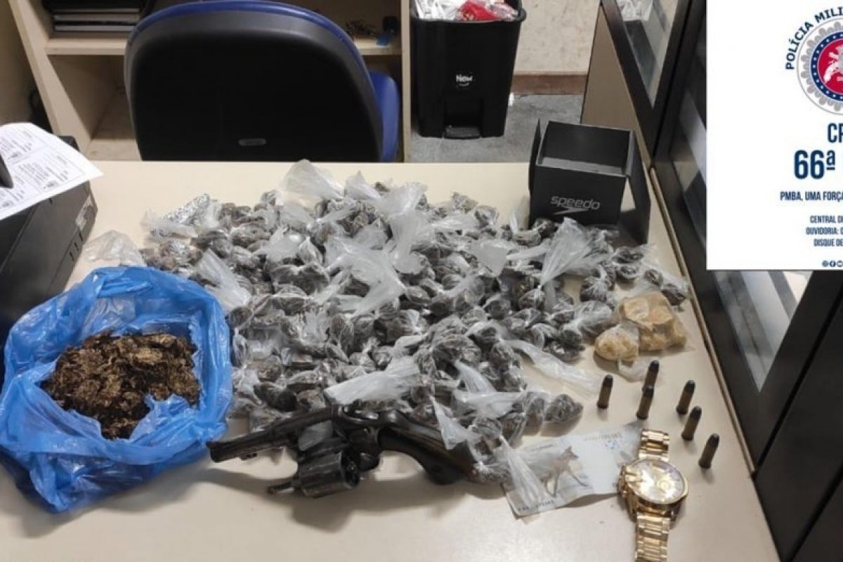 Polícia Militar prende nove suspeitos de tráfico de drogas em Feira de Santana