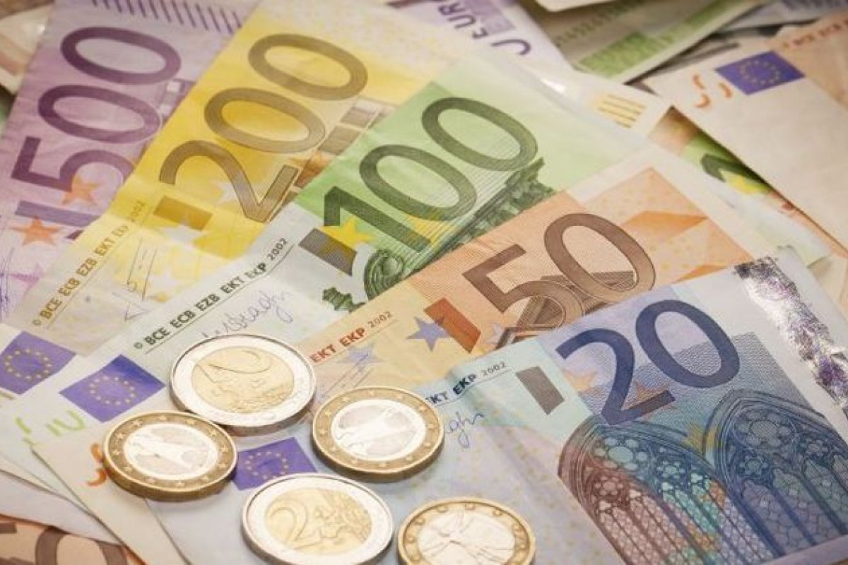 Atividade econômica emprego na UE desabam em 2020  
