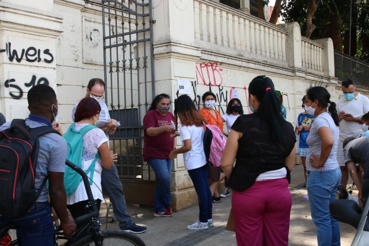 Escolas de São Paulo registram 741 casos de covid-19 este ano