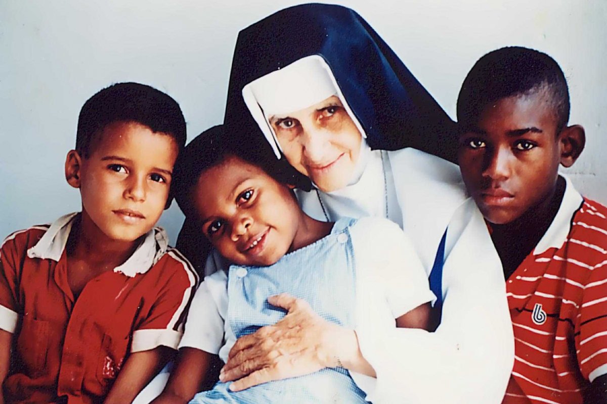 Santuário de Irmã Dulce ficará interditado  e corpo da religiosa é transferido para túmulo provisório  