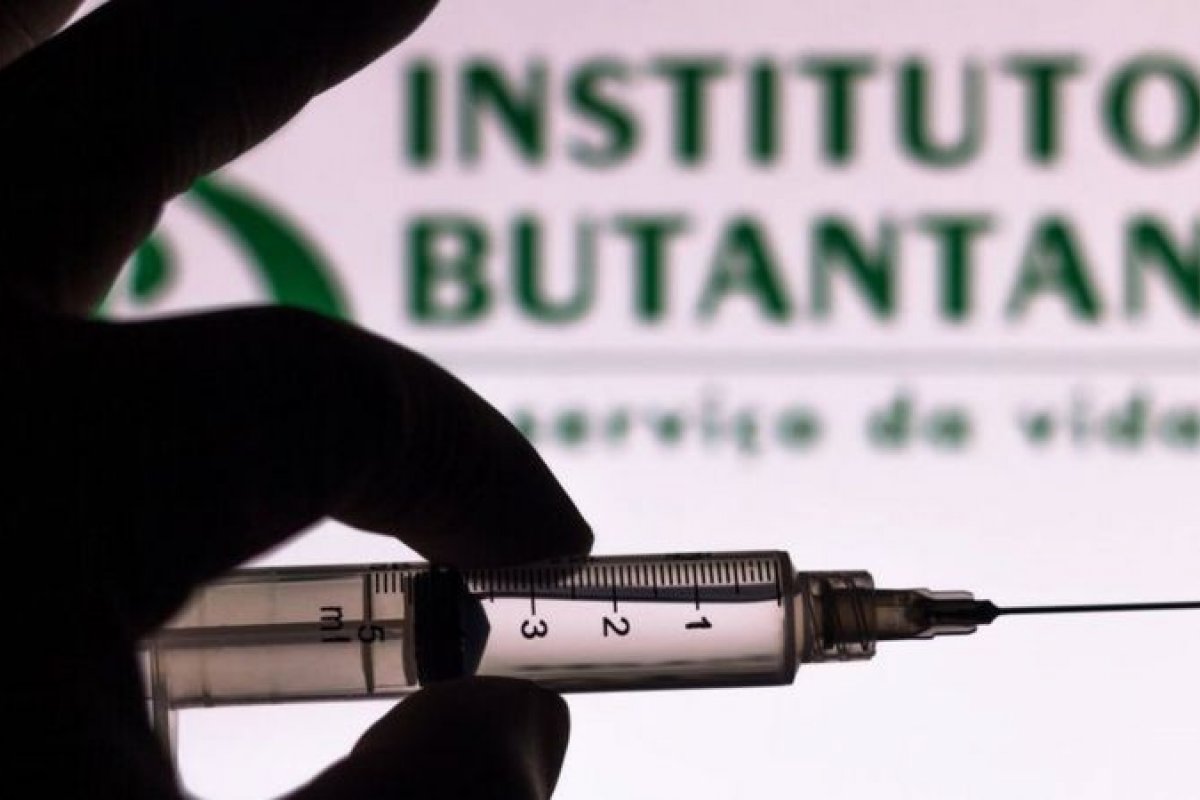 Butantan deve entregar 3,4 milhões de doses da CoronaVac para o governo federal na próxima terça (23)