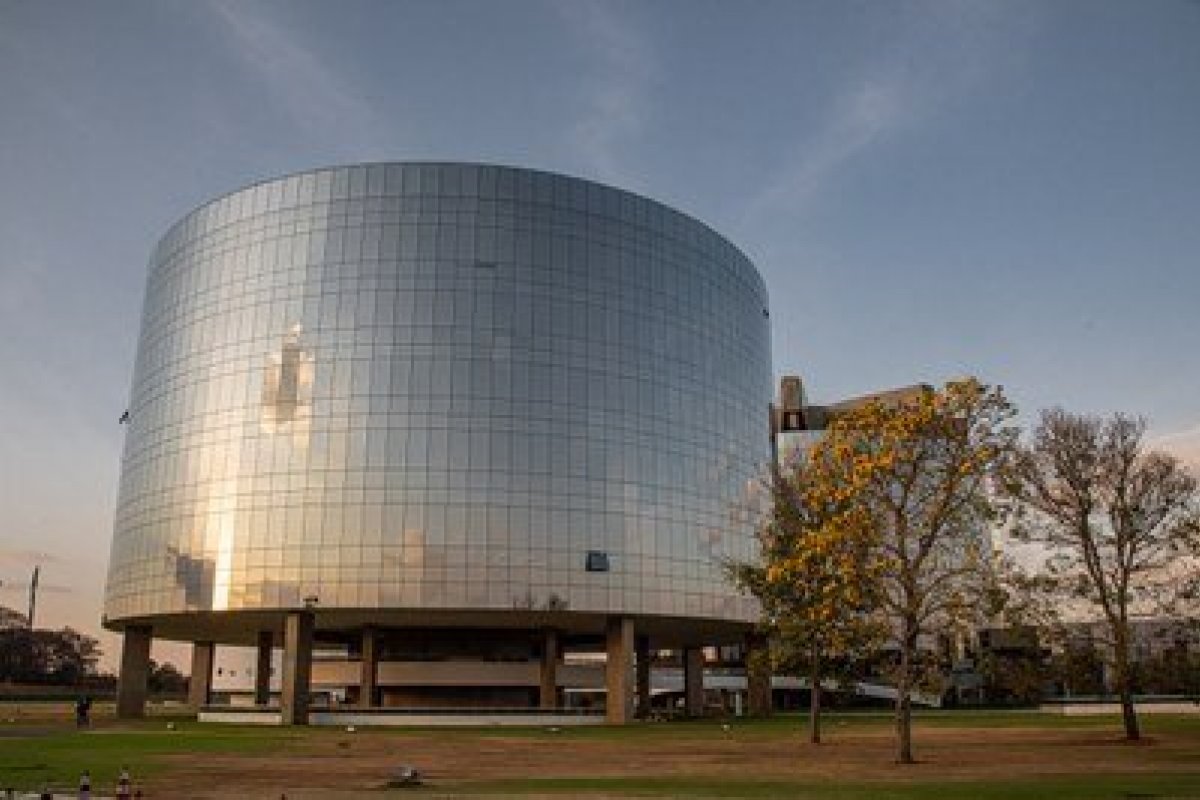 Deputado federal é denunciado pelo MPF por coação no curso do processo aos ministros do STF