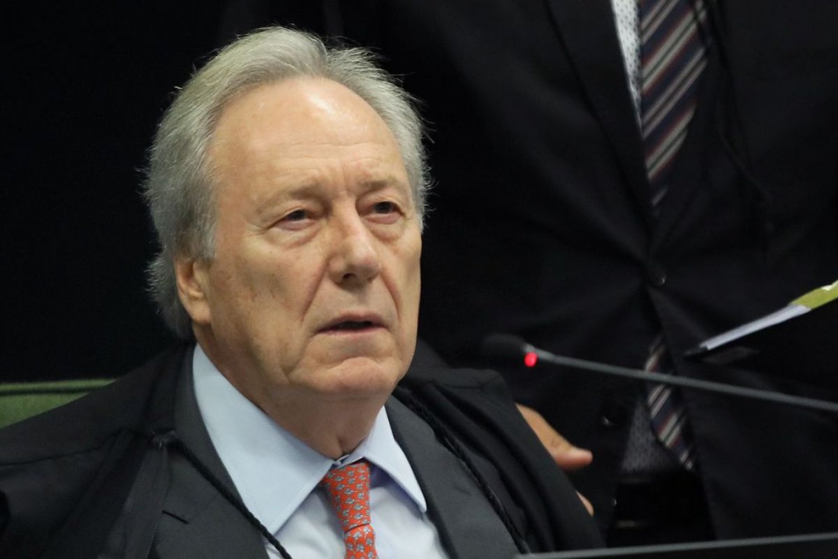 STF dá cinco dias para MJ dizer se cooperação internacional na Lava Jato foi oficial