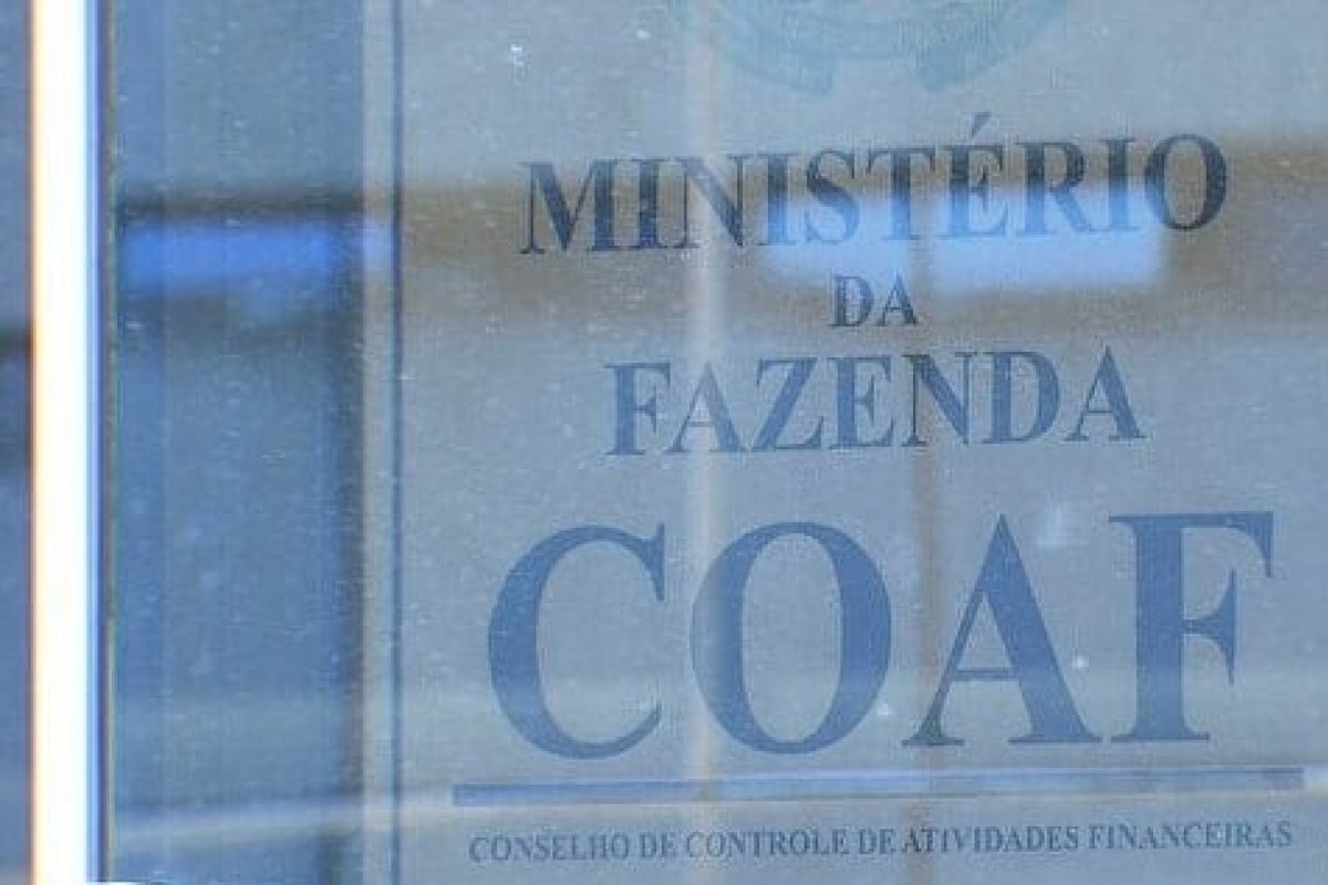 Presidente finaliza transferência do COAF para o Banco Central 