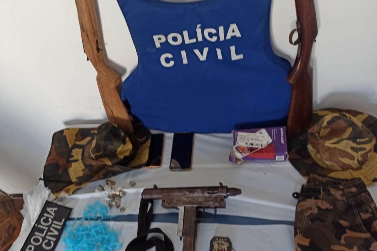 Policia apreende armas, drogas e recupera carga roubada em Ibirapitanga