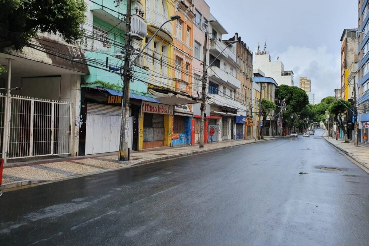 Confira o que pode e o que não pode funcionar durante o toque de recolher na Bahia que começa hoje