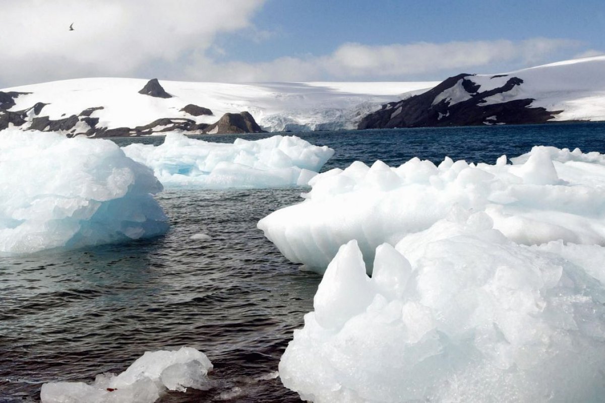 Iceberg do tamanho de Londres está prestes a se soltar da Antártida, aponta relatório da Nasa