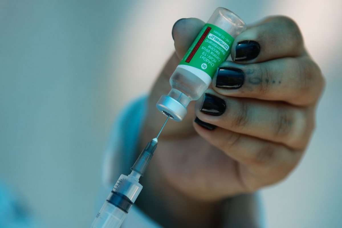 Fiocruz recebe 2 milhões de doses da vacina contra Covid-19 na próxima semana 