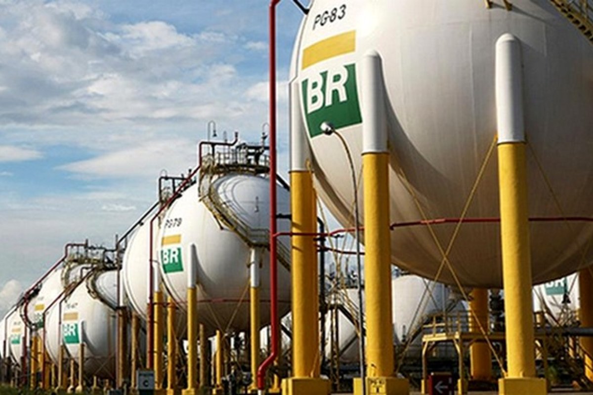 Conselho da Petrobras se reúne para discutir a recondução de Castello Branco na próxima semana 