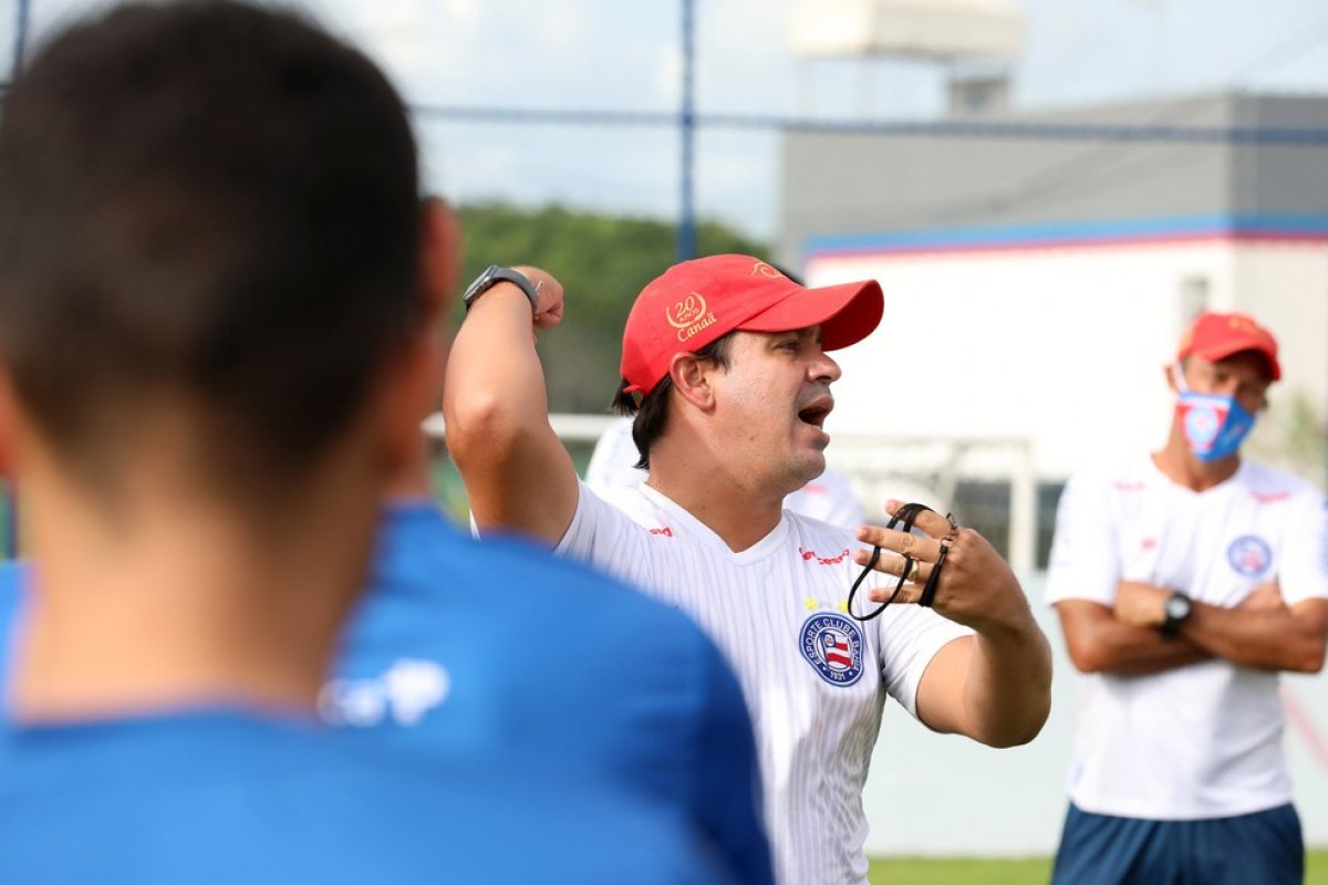 Com treino tático, Bahia faz última preparação antes de enfrentar o Fortaleza