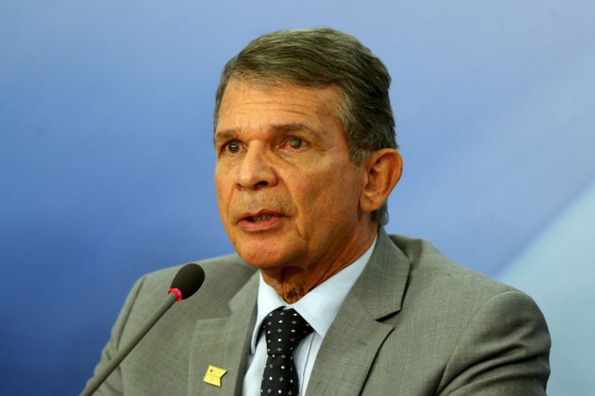 Bolsonaro anuncia general Joaquim Silva e Luna como novo presidente da Petrobras