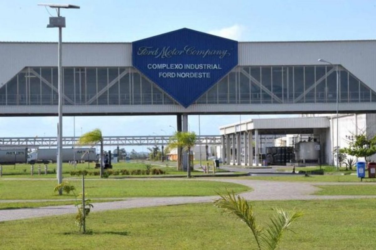 Fábricas da Ford retomam produção em Camaçari e em São Paulo após acordo