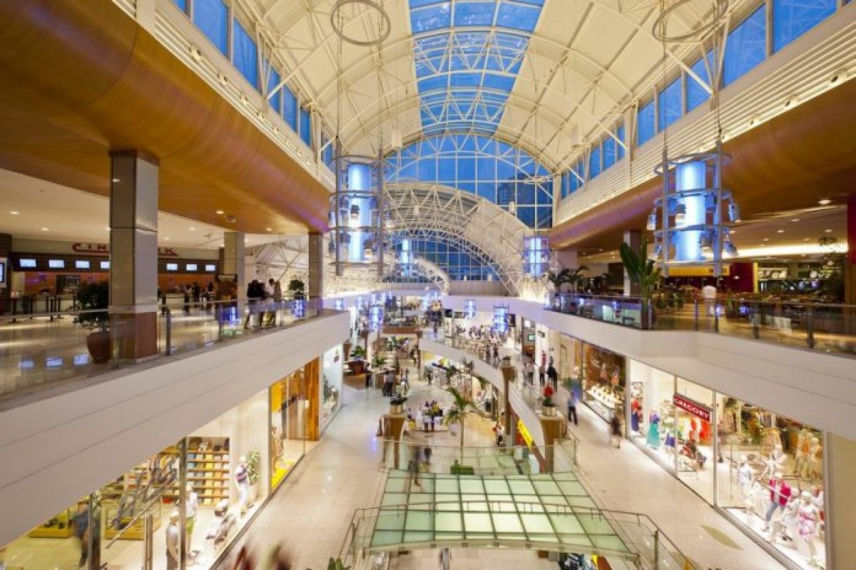 Salvador: shoppings funcionam até 19h por causa de alteração no toque de recolher