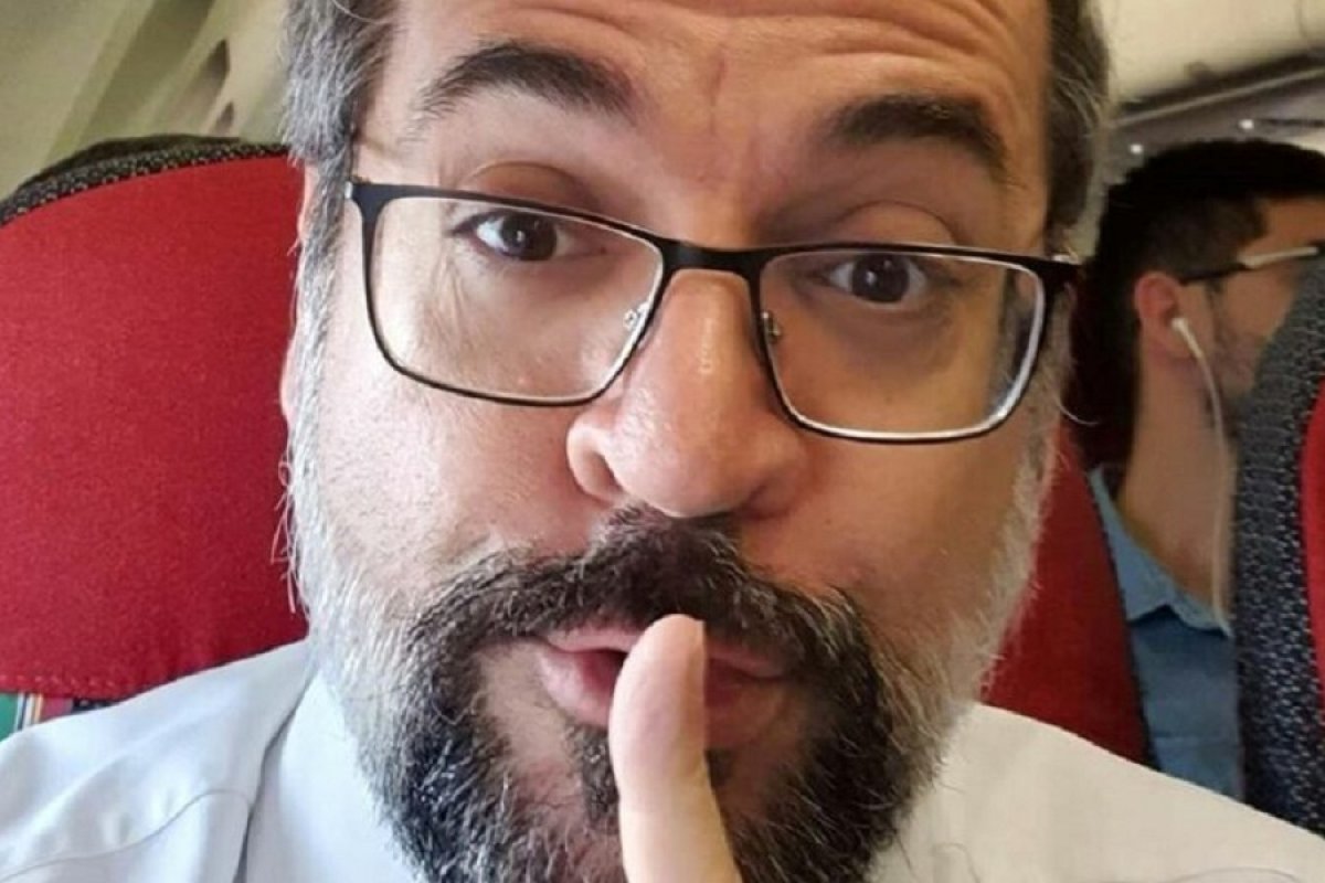 Inquérito contra Weintraub que apurava crime de racismo contra chineses é arquivado pelo MPF