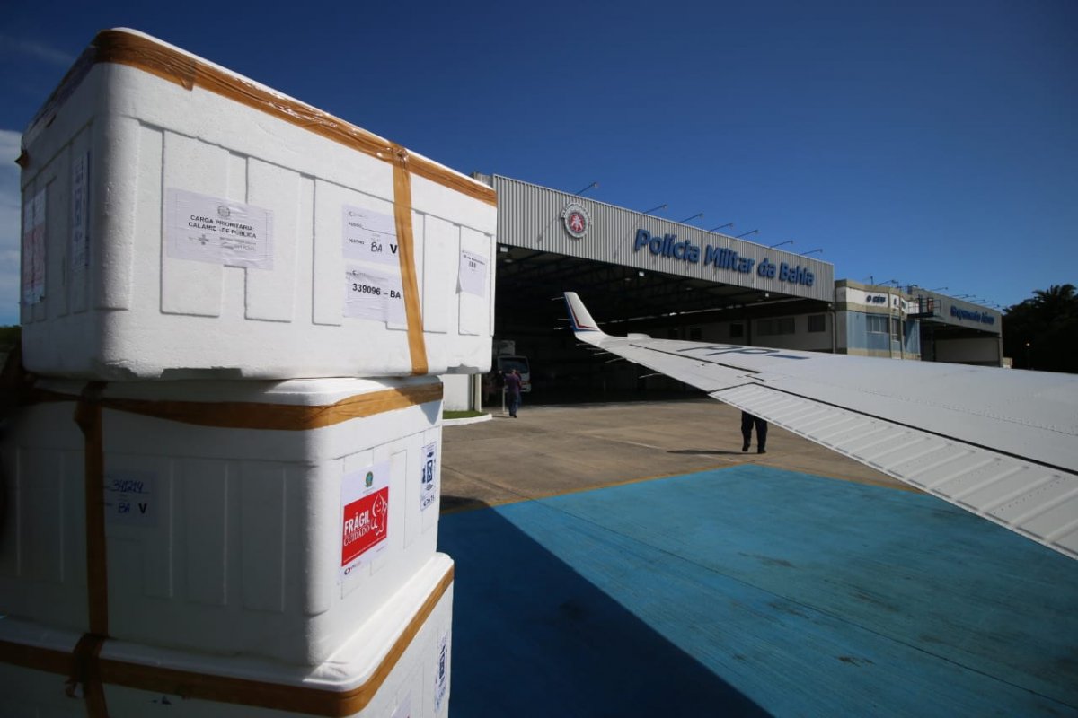 Governo da Bahia envia vacinas para 30 cidades do interior nesta quarta (24)