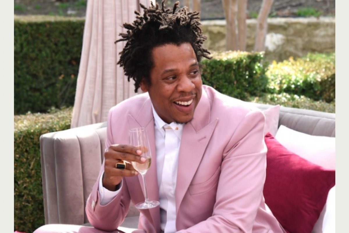 Jay-Z vende 50% das ações da sua marca de champanhe, para o conglomerado de luxo LVMH 