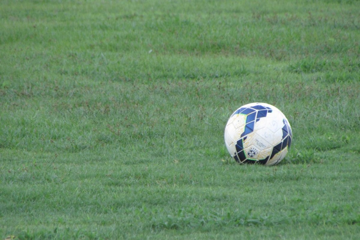 Governo da Bahia suspende partidas de futebol em todo o estado