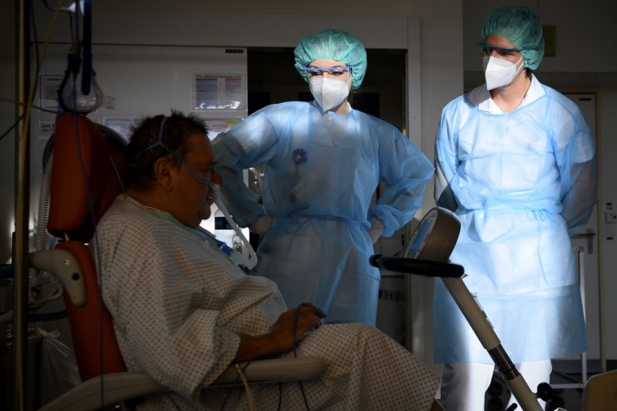 OMS faz alerta sobre impacto da “covid longa” nos pacientes