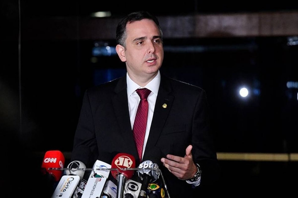 Pacheco afirma que cabe à equipe econômica estabelecer um cronograma das novas parcelas do auxílio emergencial