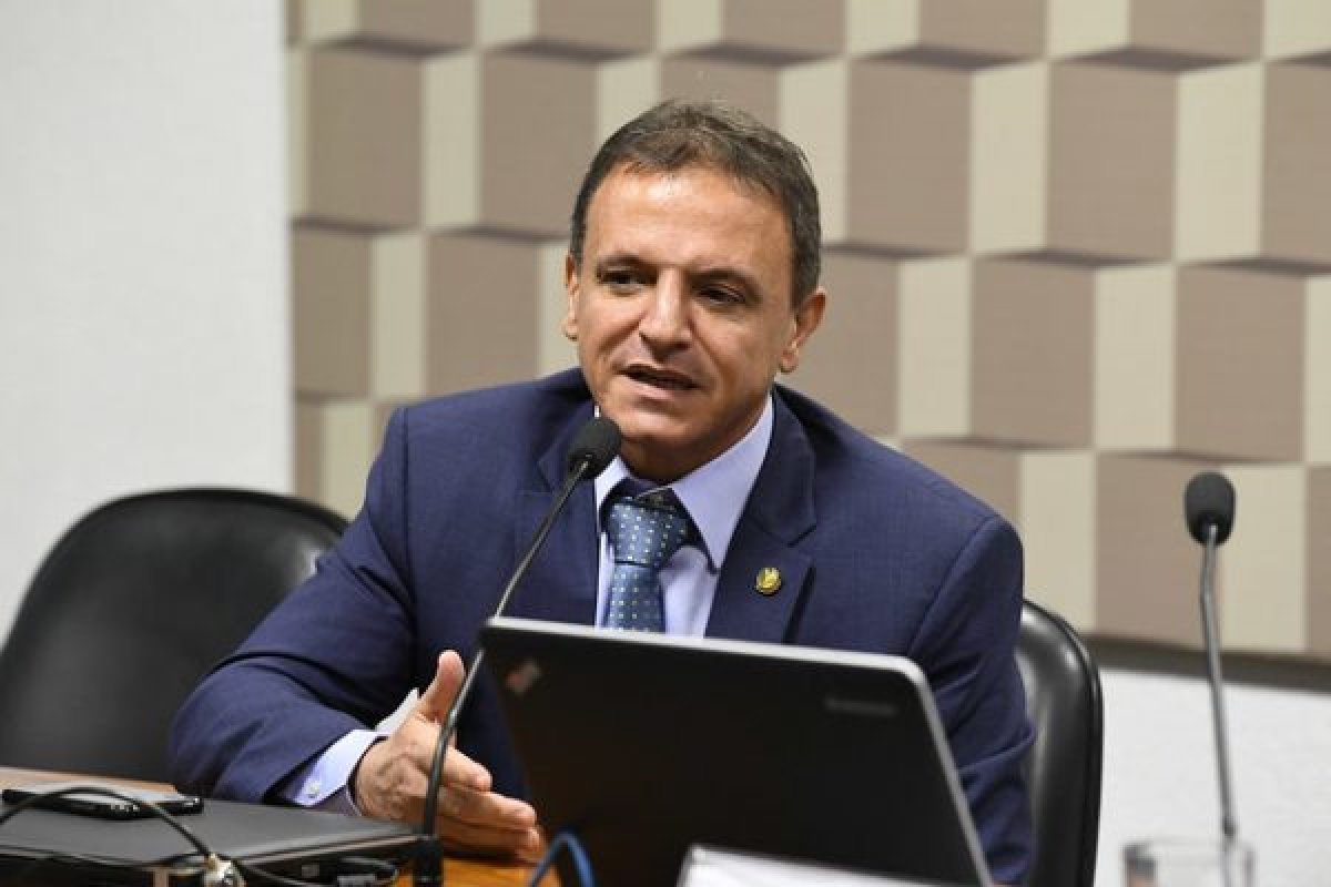 Relator da PEC Emergencial desiste de incluir em parecer fim do piso para gasto em saúde e educação