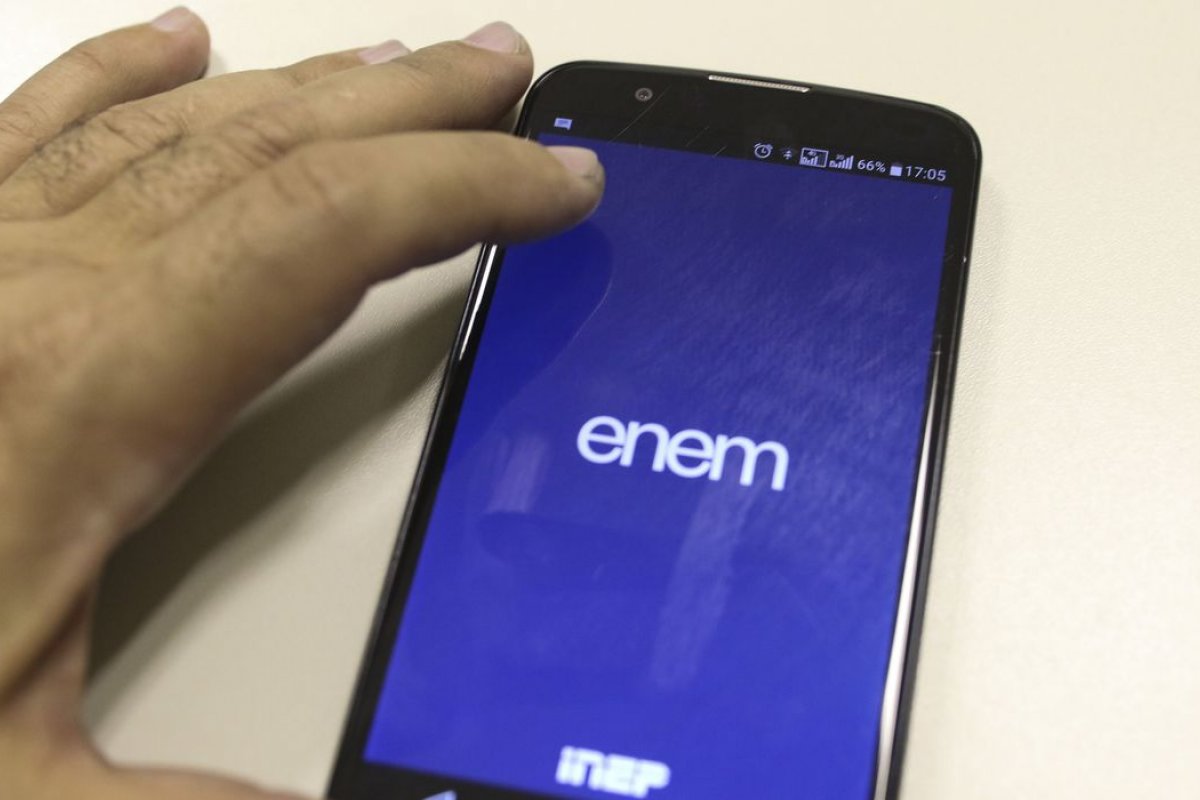 Enem: professor oferece curso preparatório gratuito para alunos da rede pública