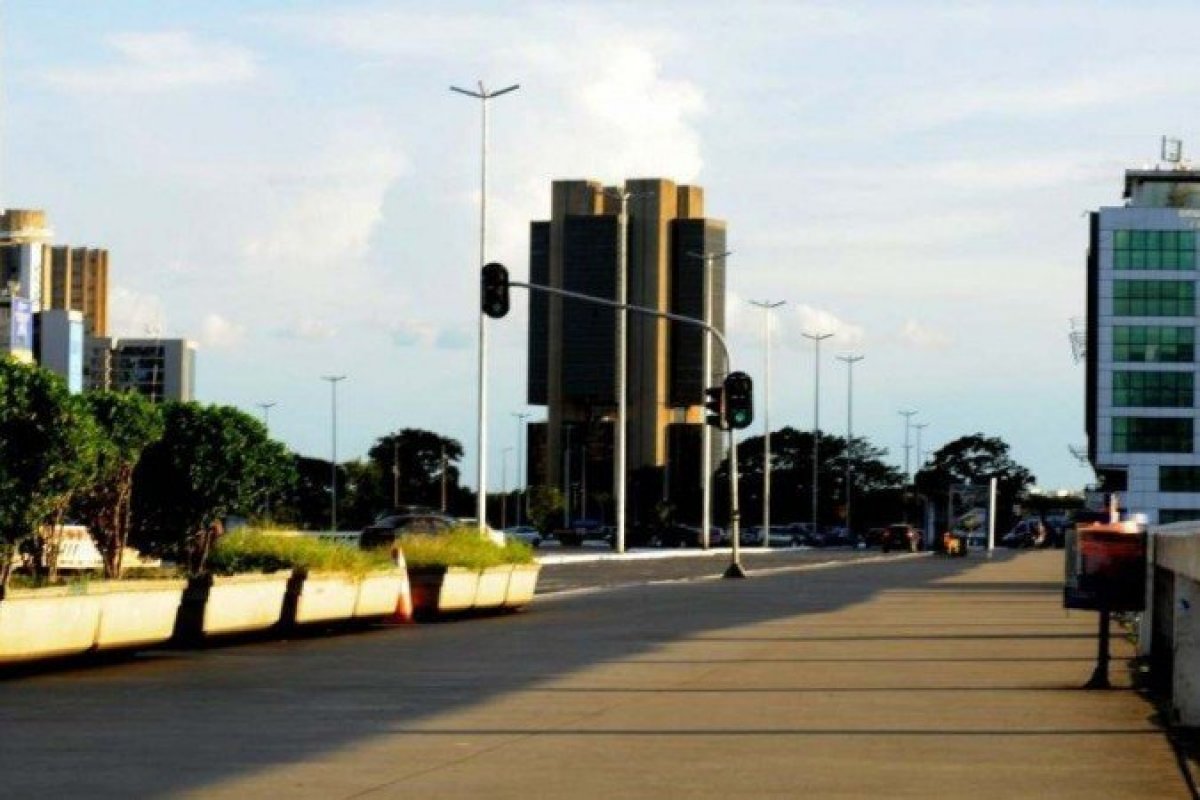 Conselho de Medicina do DF diz ser contra "lockdown" e que medida representa "fracasso"