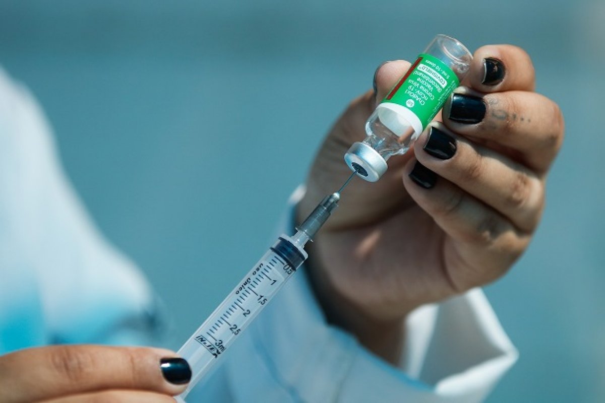 Com vetos, Bolsonaro sanciona lei que permite Brasil adquirir vacinas do consórcio Covax Facility