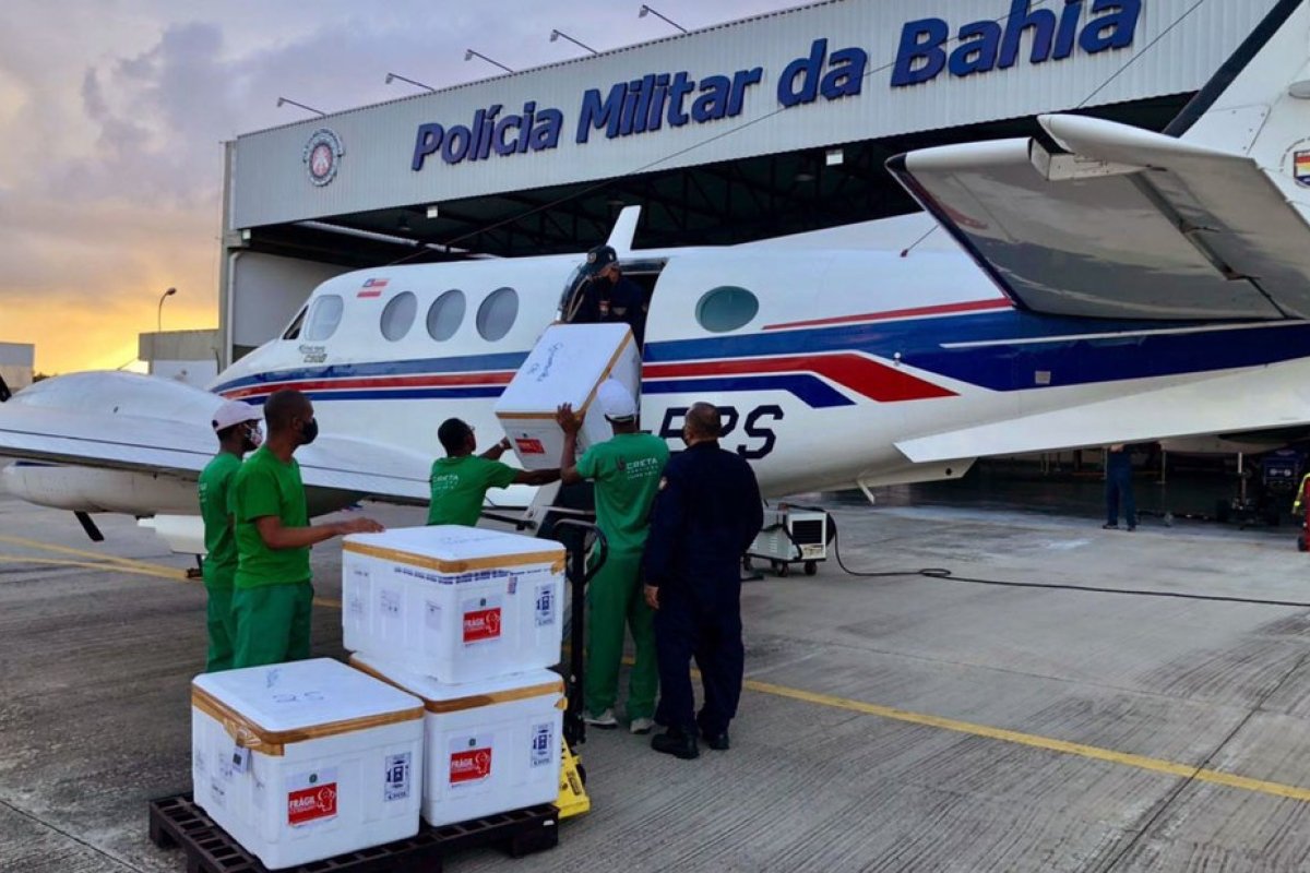 Bahia recebe novo lote com 165,6 mil doses de vacinas contra Covid-19