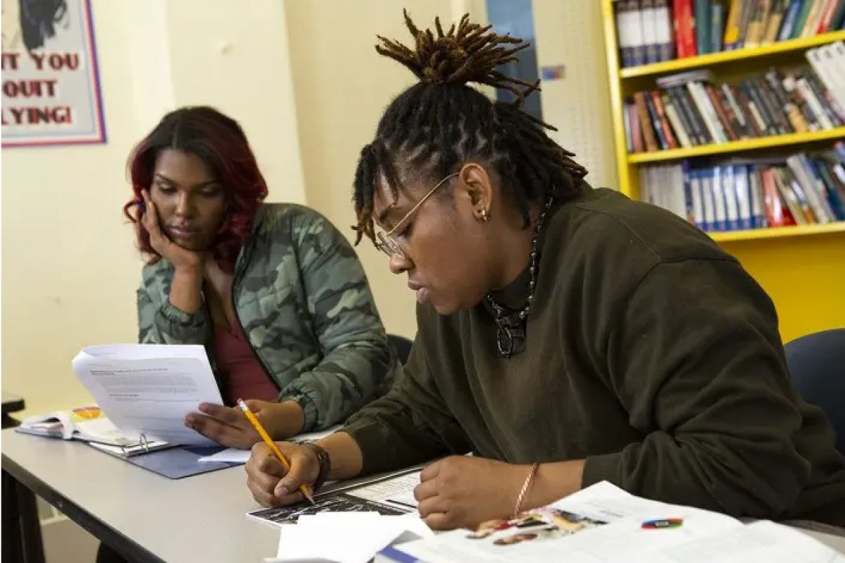 Universidades federais têm apenas 0,3% de estudantes transexuais, diz pesquisa