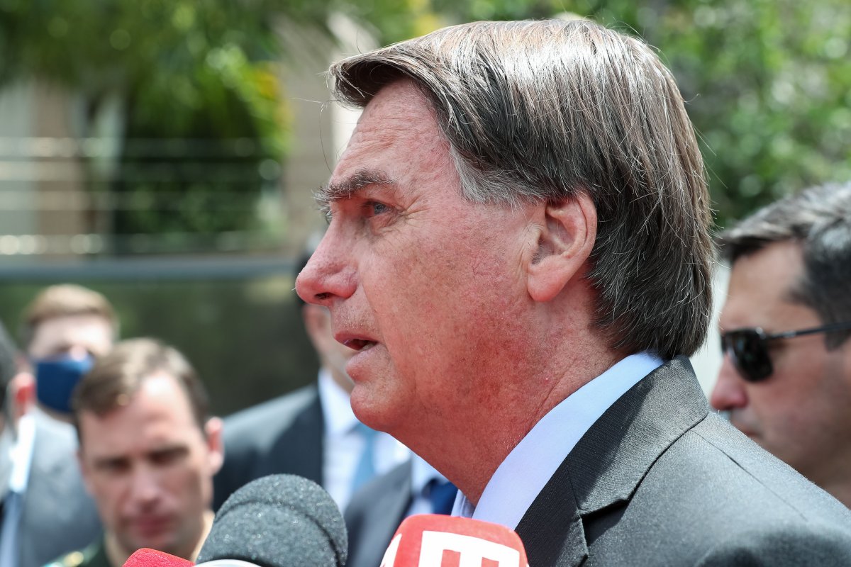 Bolsonaro diz que tem plano pronto para pandemia e reclama do STF