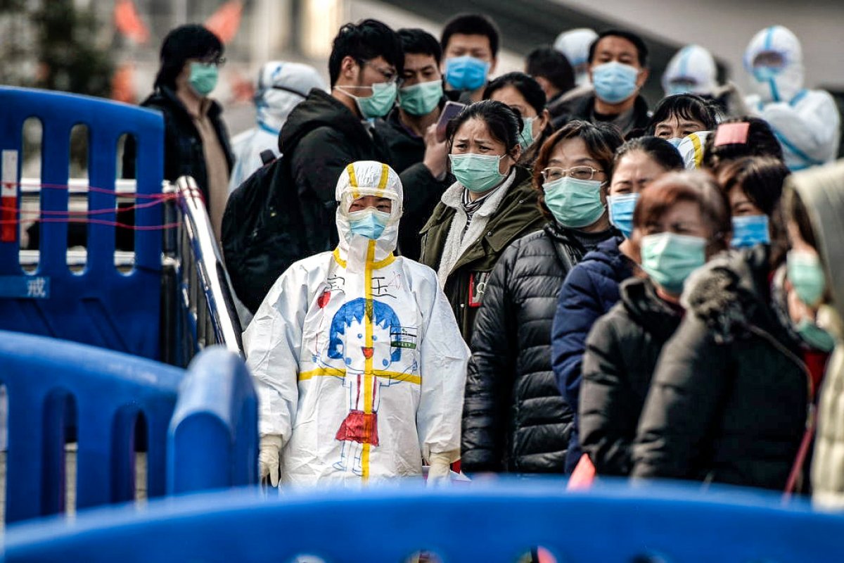 China torna obrigatório teste anal com cotonete para detectar Covid-19 em estrangeiros