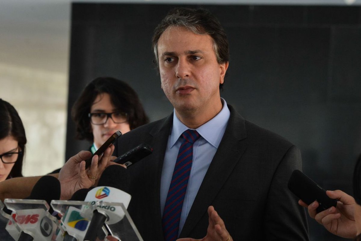 Ceará anuncia auxílio de R$ 1000 para empregados de bares e restaurantes 