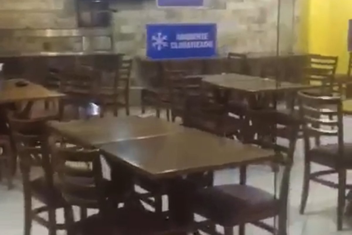 Vídeo: Dona de restaurante em Lauro de Freitas faz denúncia contra Polícia Militar e agentes de fiscalização do munícipio 