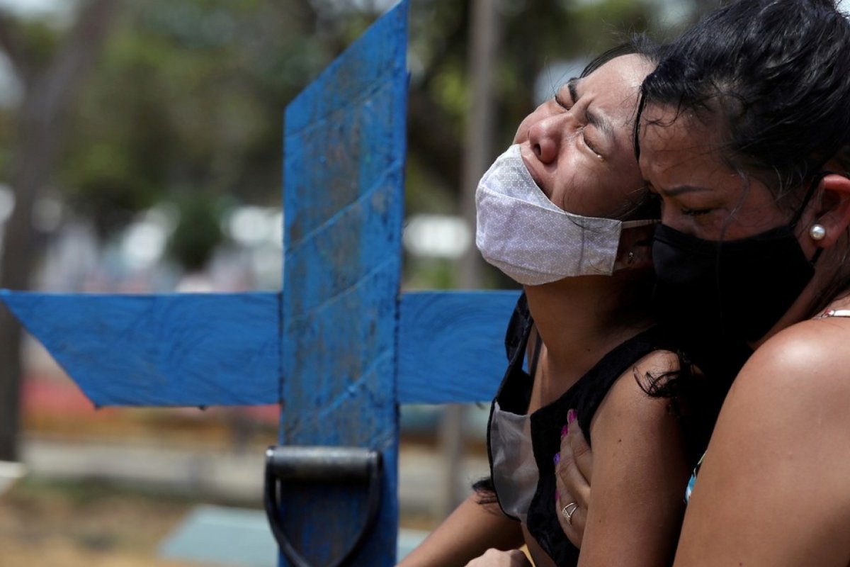 'Muito preocupante', alerta OMS sobre aumento dos casos e mortes por Covid-19 no Brasil