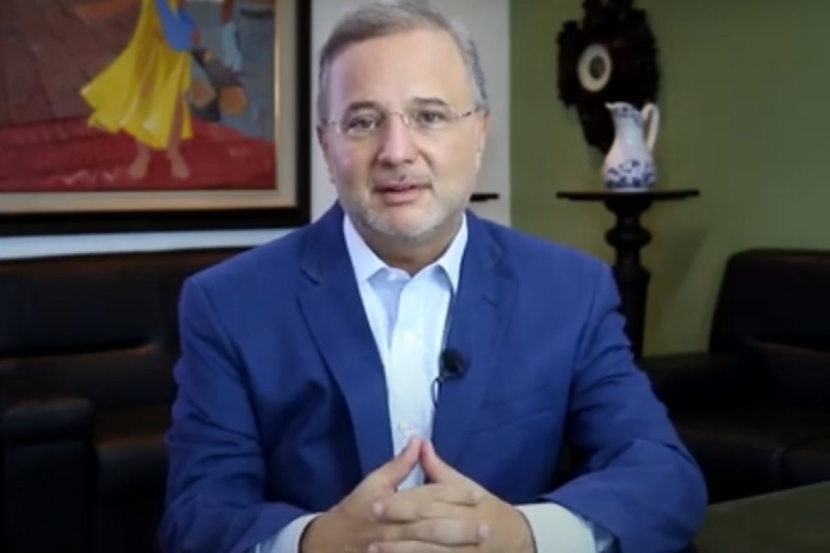 Vilas-Boas diz que pessoas que não cumprem medidas, "deveriam ser banidas do convívio social"