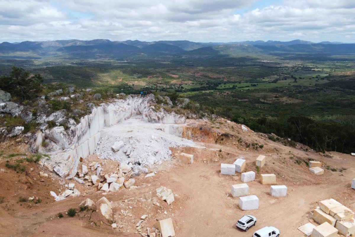 MP pede à Justiça paralisação de extração mineral em região ambiental no norte da Bahia