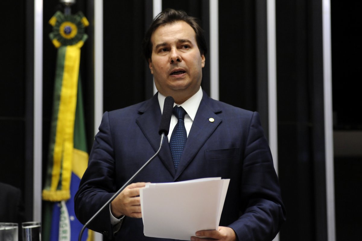 Maia faz petição ao STF para destinação de R$ 2,5 bi à Amazônia