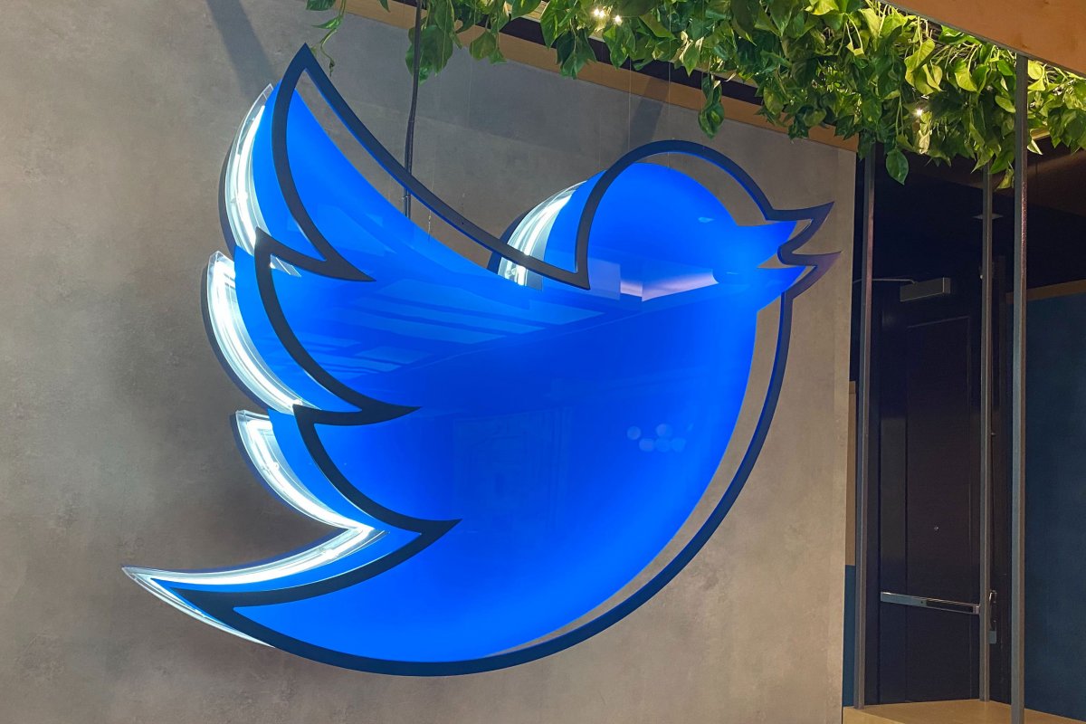 Em retaliação, governo russo anuncia redução na velocidade do Twitter no país