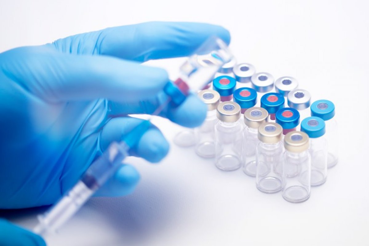 Após reunião, farmacêuticas alertam para falta de matéria-prima para vacinas contra Covid-19