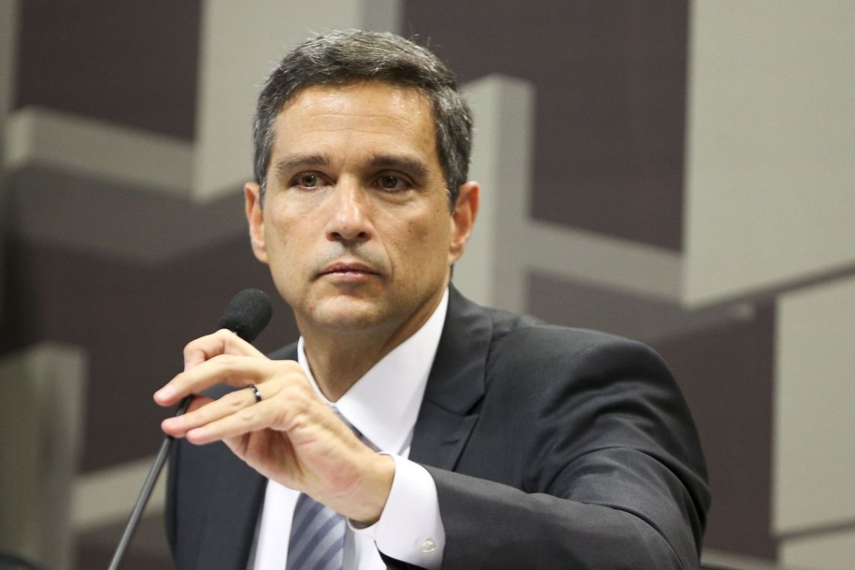 Presidente do BC age com Lira contra posição de Bolsonaro
