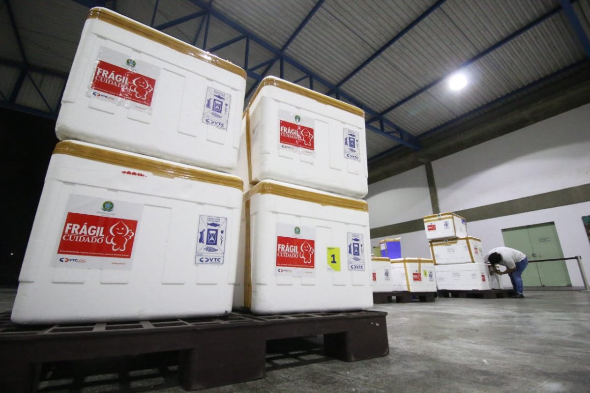 Vitória da Conquista não recebe novas doses da vacina contra a Covid-19