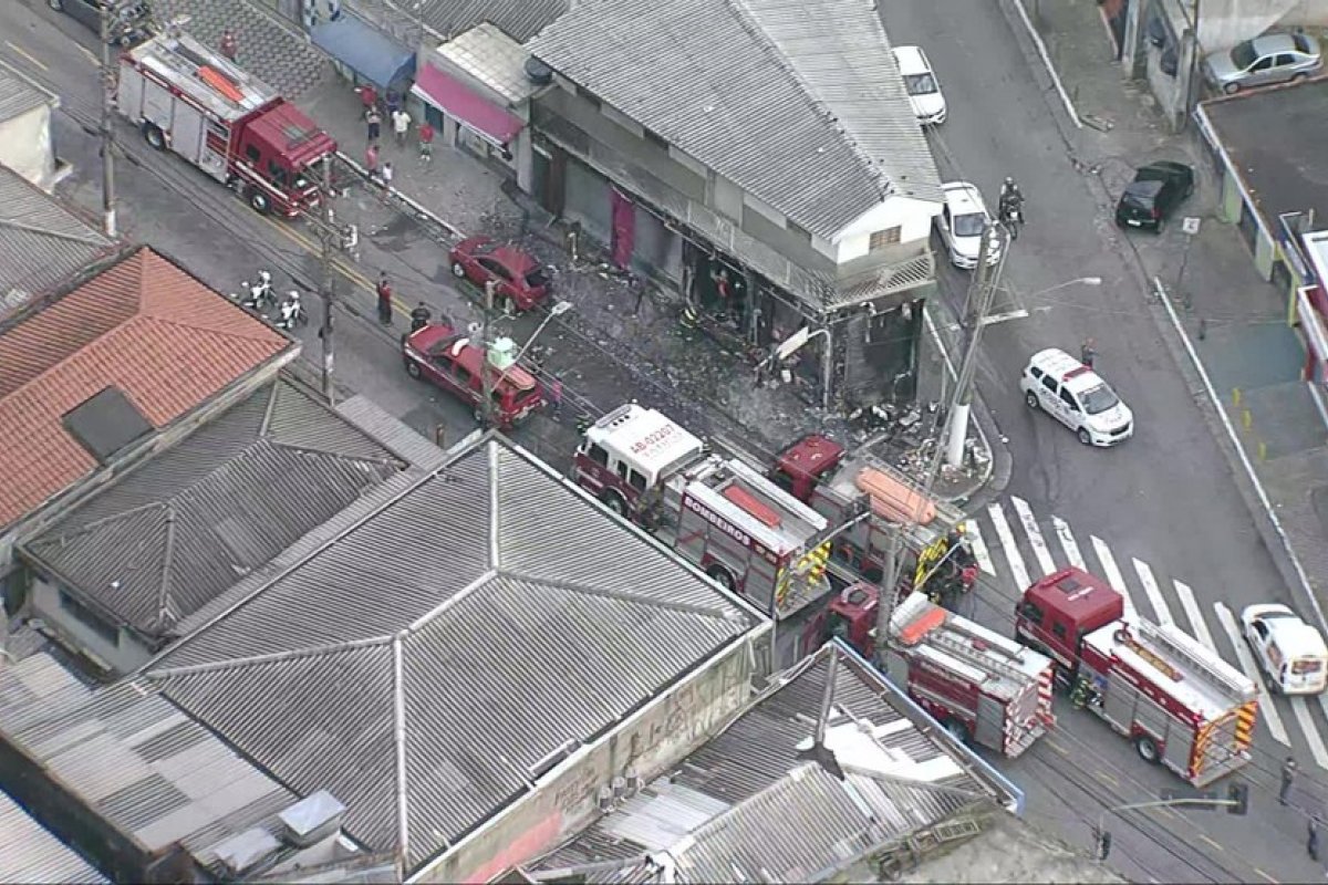 Incêndio atinge loja de brinquedos na zona norte de São Paulo 