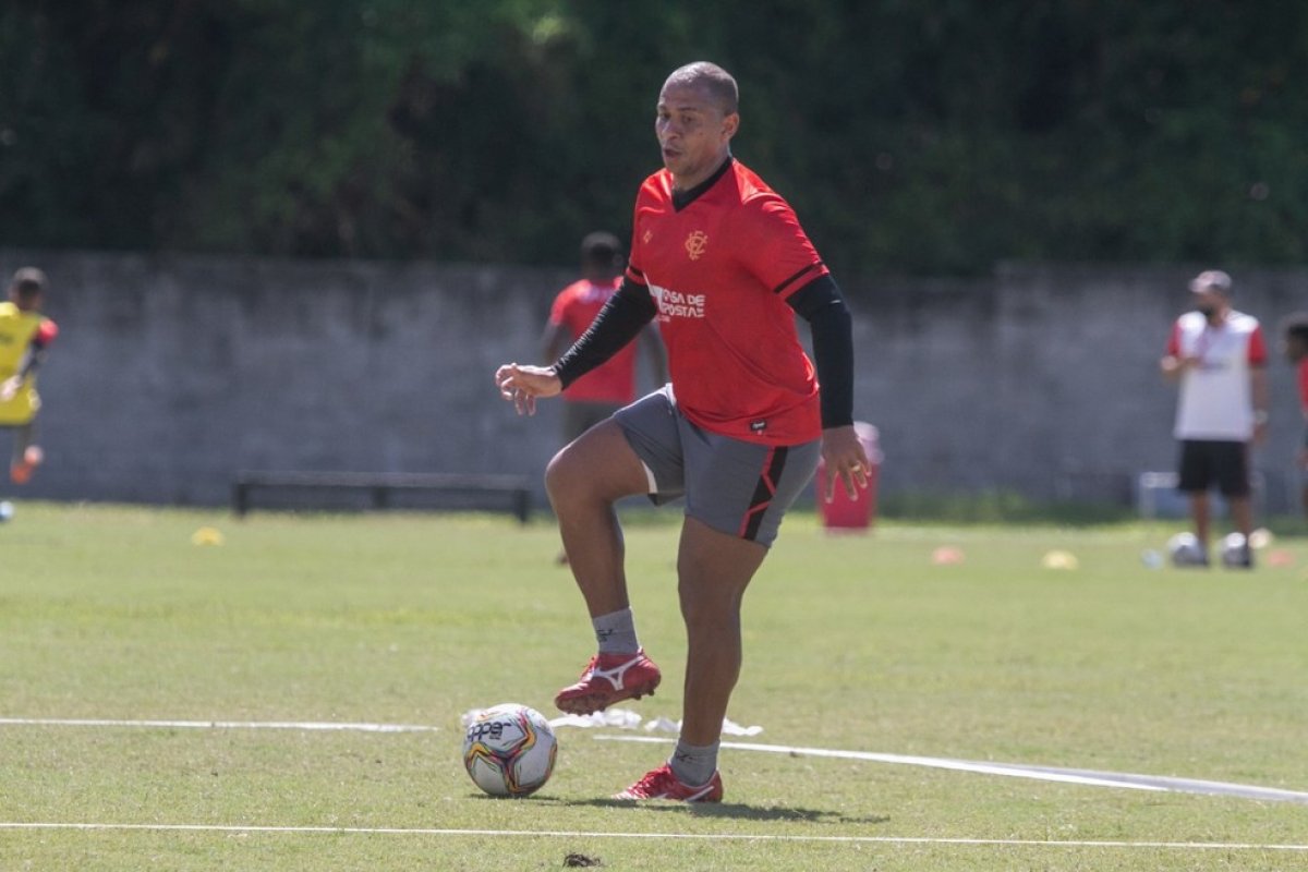 "Sem dúvida. É um jogo diferenciado", diz Walter sobre Ba-Vi