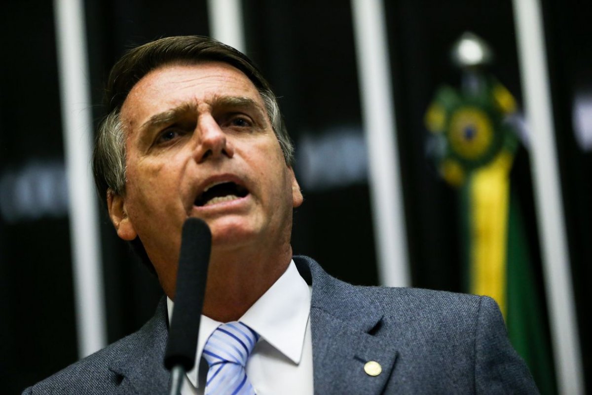 Bolsonaro autoriza envio das Forças Armadas para a Amazônia