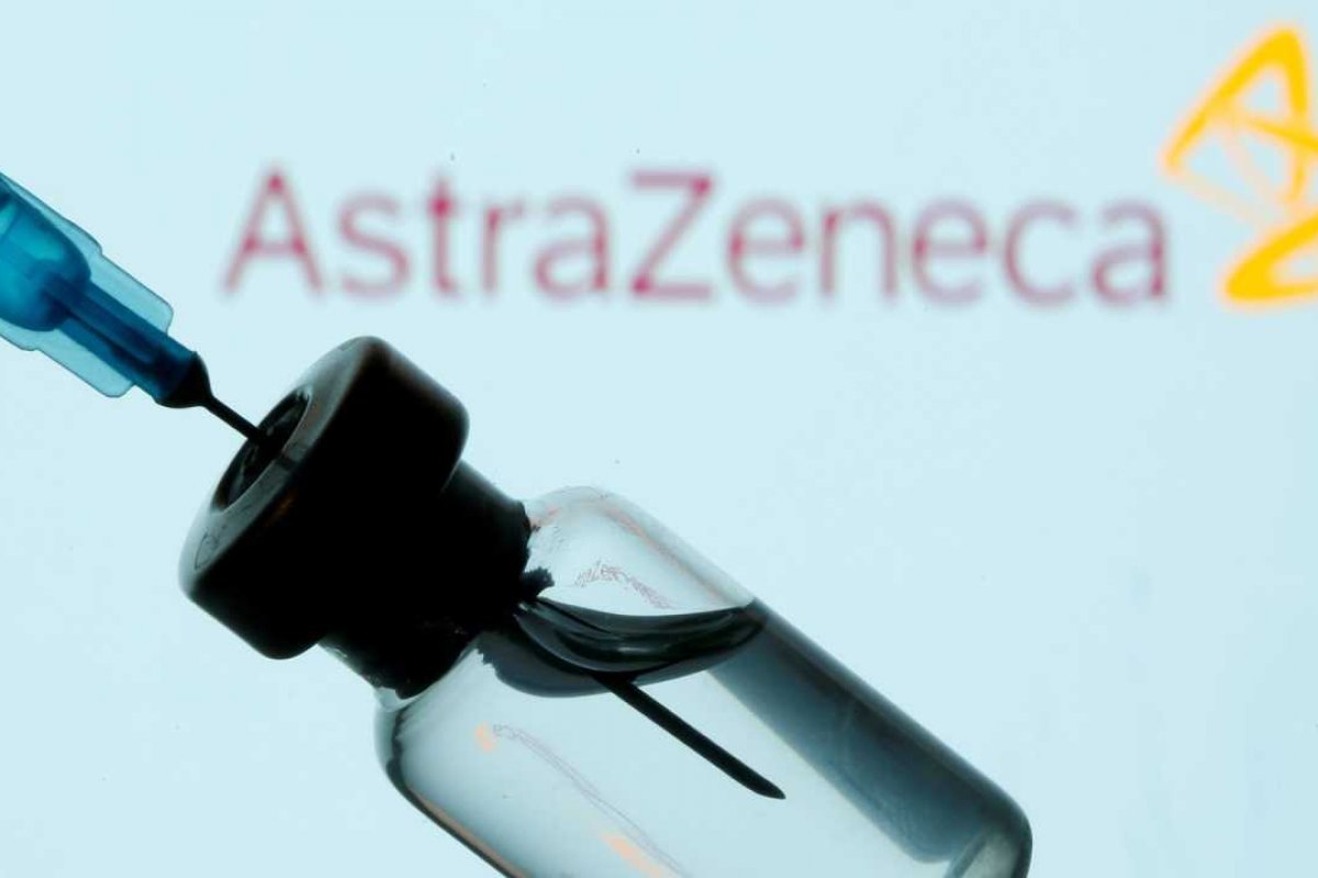 Jornal afirma que Biden considera enviar doses da vacina da AstraZeneca para o Brasil