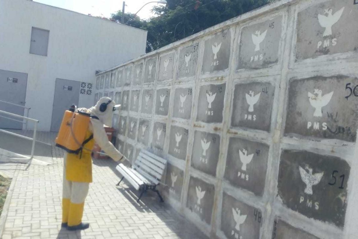 Prefeitura inicia aplicação de inseticidas contra o Aedes Aegypti em cemitérios